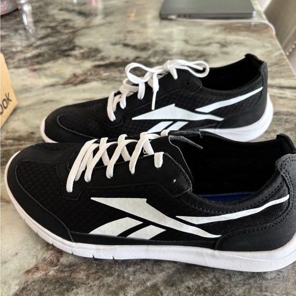 Women’s sports head action walking shoes - Picture 1 of 4